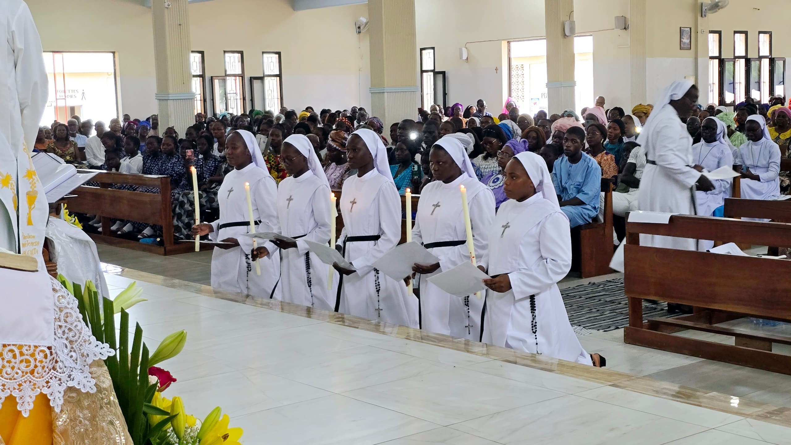 Les novices prononçant leurs Premiers Vœux © Congrégation Saint-Thomas de Villeneuve